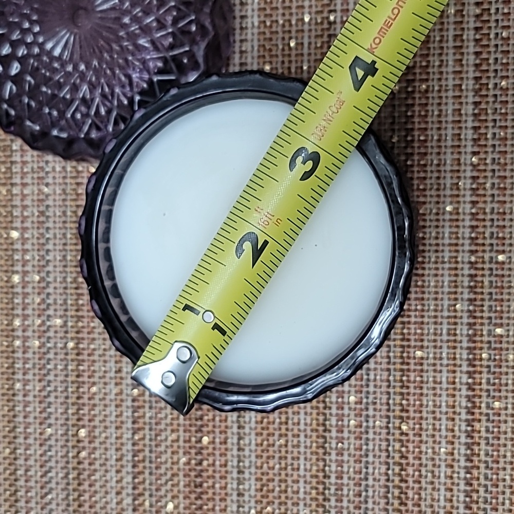 COPY - Leoben Co, Violet & Santal, 6oz soy candle, NWT - Picture 4 of 5